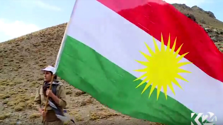 İran'da 6 Kürde 'Kürdistan bayrağı' cezası
